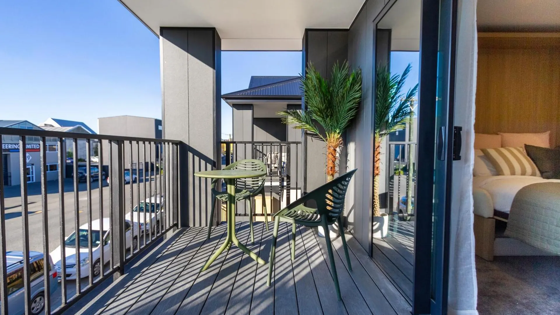 Luxury Studio With Balcony - Close To Supermarket Christchurch 0*,  New Zealand