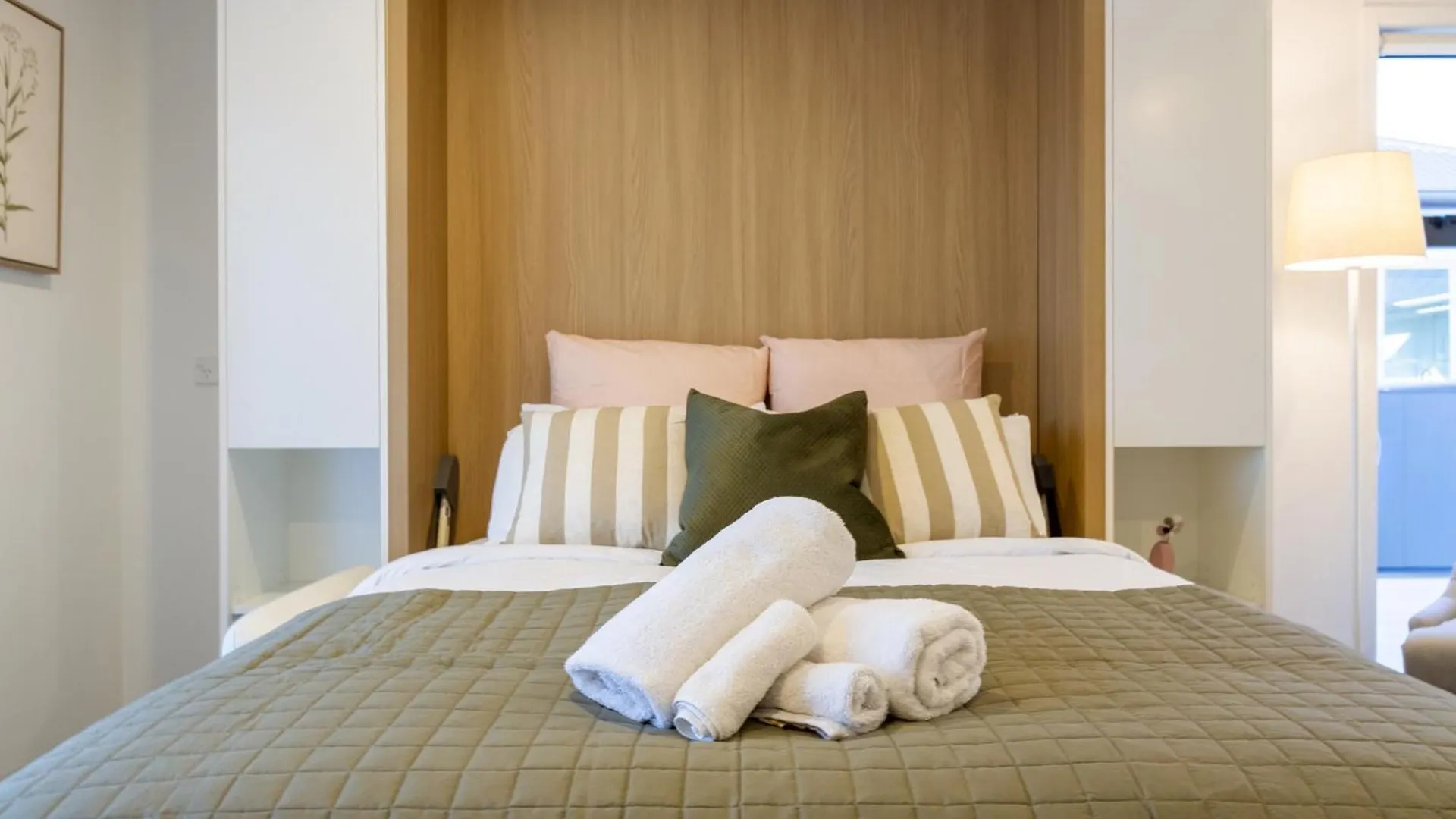 Lejlighed Luxury Studio With Balcony - Close To Supermarket Christchurch New Zealand