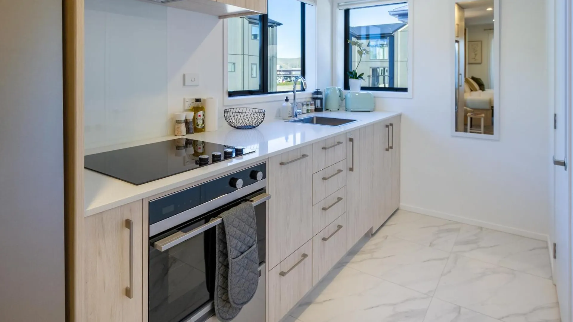 Lejlighed Luxury Studio With Balcony - Close To Supermarket Christchurch New Zealand