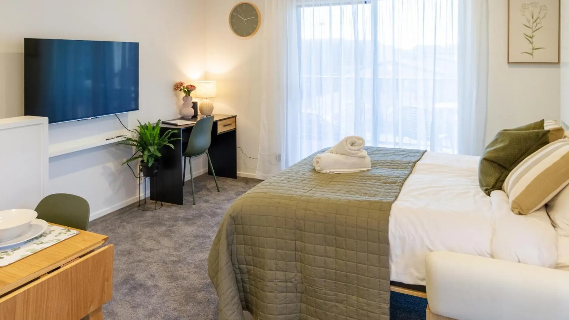 Lejlighed Luxury Studio With Balcony - Close To Supermarket Christchurch